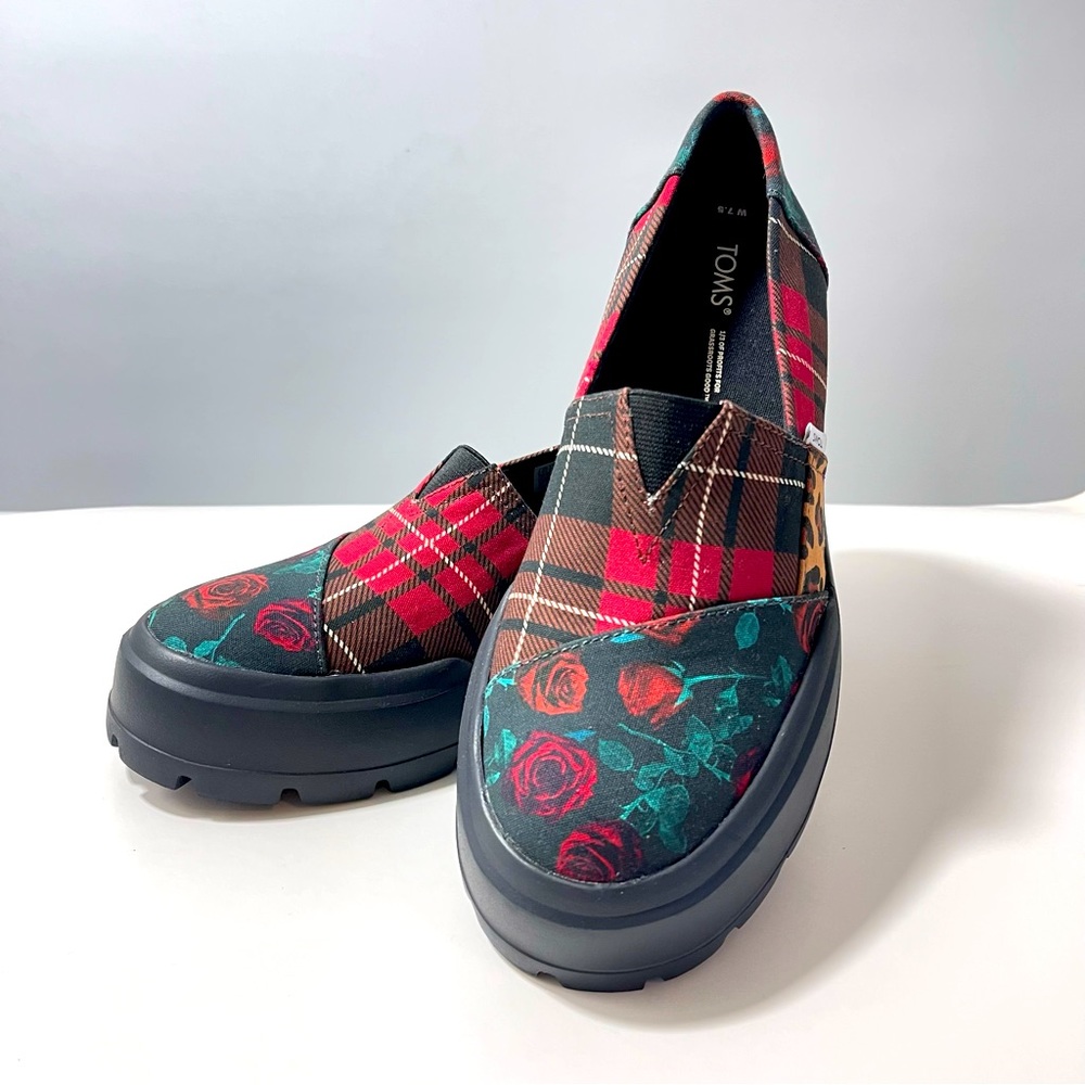 TOMS Red Plaid Patchwork Combat Loafers Size 7.5